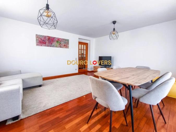 Apartamento T2 para Venda em Ramalde Foto 12