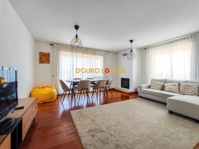 Apartamento T2 para Venda em Ramalde Foto 2