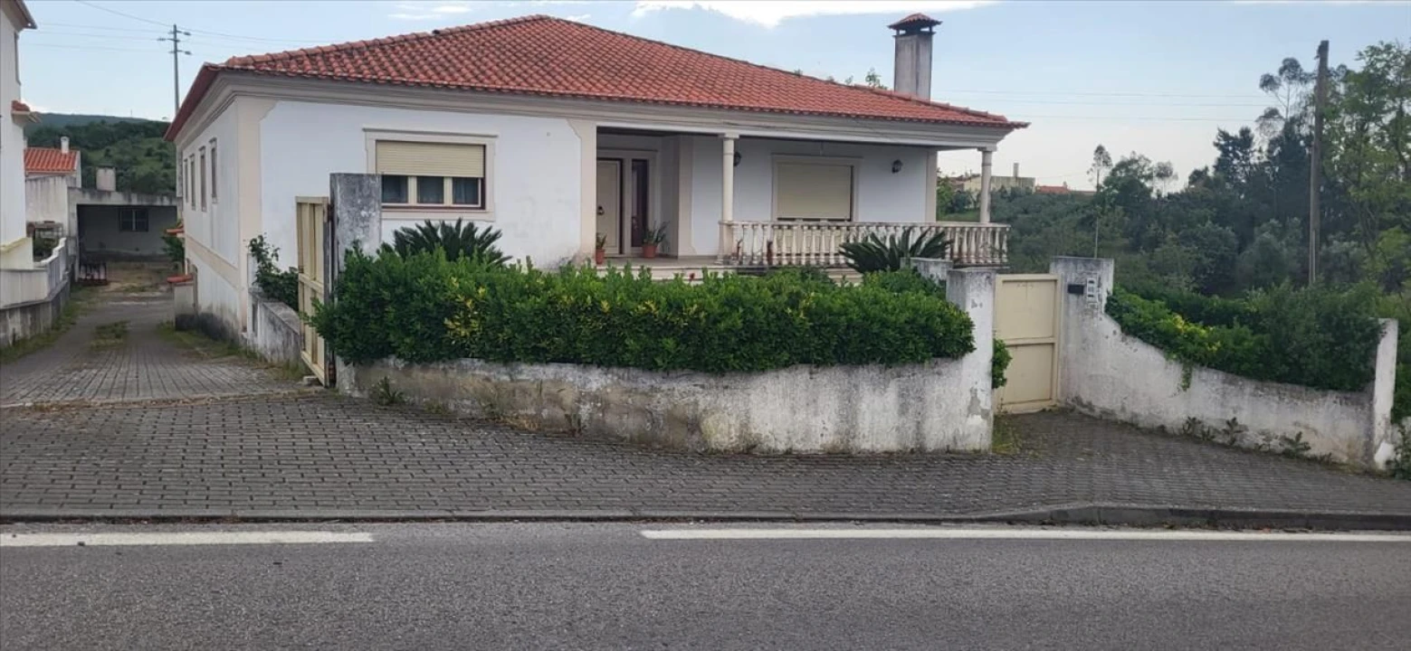 Moradia T2 para Venda em Arrabal Foto 3