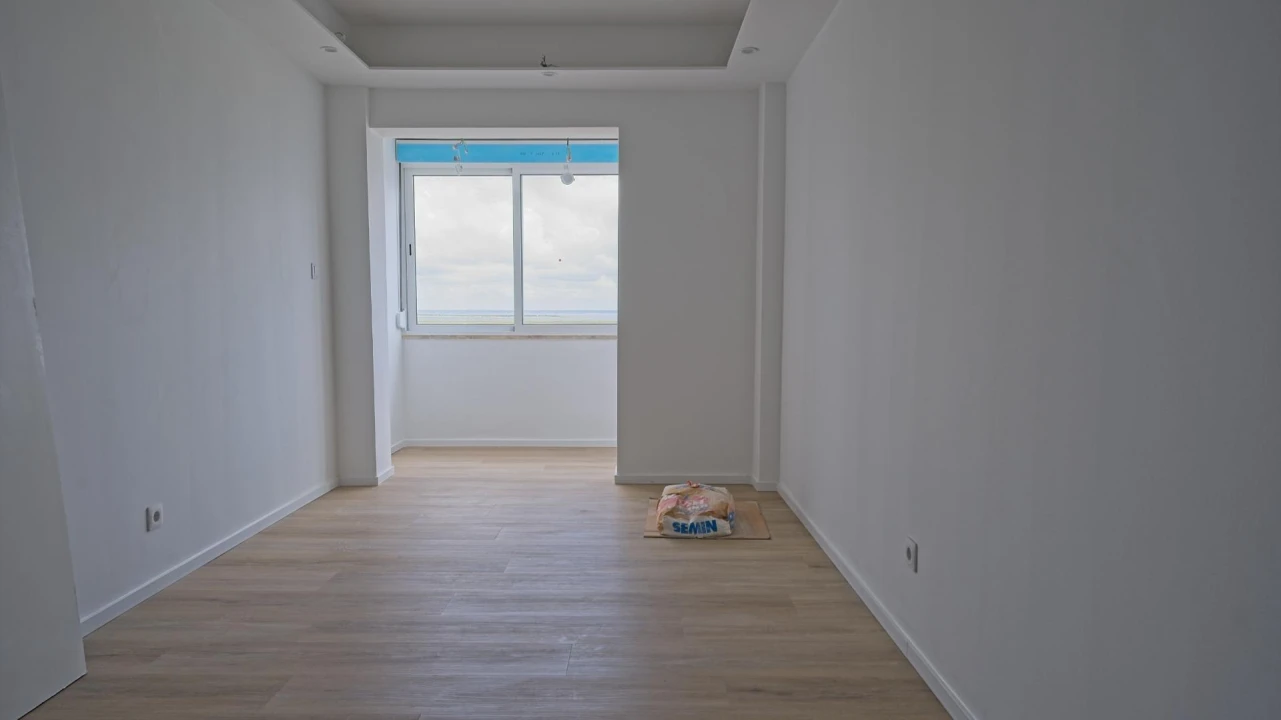 Apartamento T3 para Venda em Póvoa de Santa Iria e Forte da Casa Foto 12