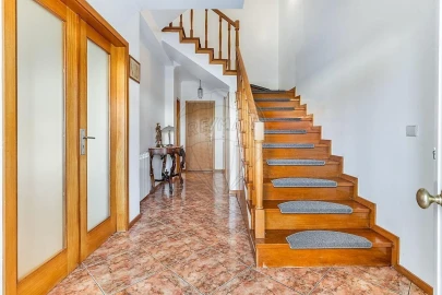 Moradia T5 para Venda em Agrela e Serafão