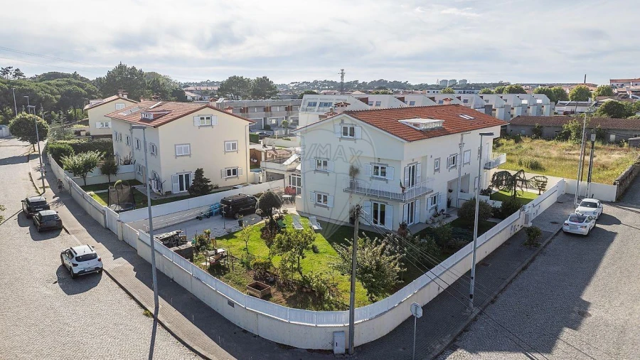 Moradia T5 para Venda em Agrela e Serafão Foto 29