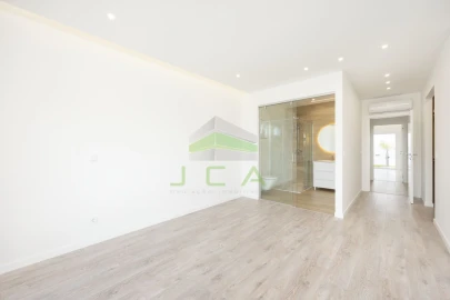 Moradia T4 para Venda em Santa Eufémia e Boa Vista