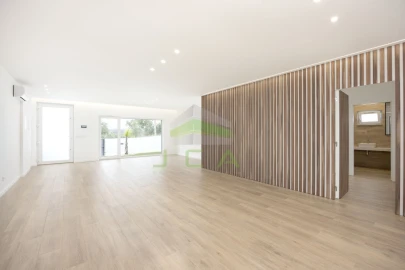 Moradia T4 para Venda em Santa Eufémia e Boa Vista