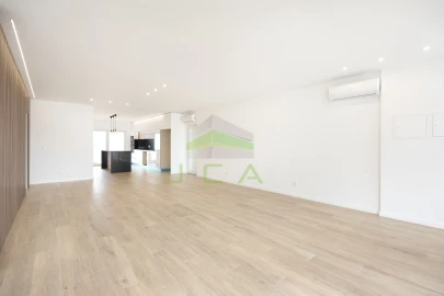 Moradia T4 para Venda em Santa Eufémia e Boa Vista