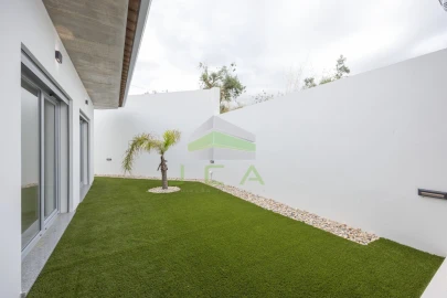 Moradia T4 para Venda em Santa Eufémia e Boa Vista