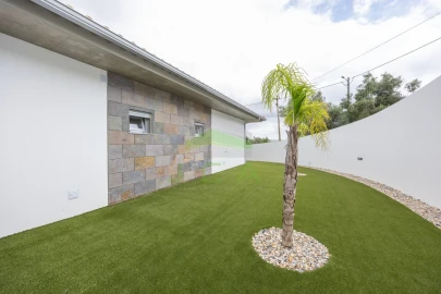 Moradia T4 para Venda em Santa Eufémia e Boa Vista