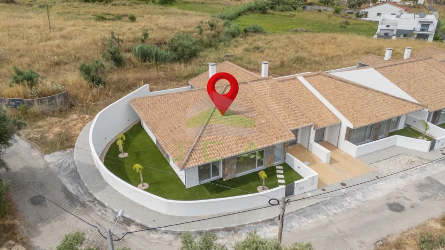 Moradia T4 para Venda em Santa Eufémia e Boa Vista