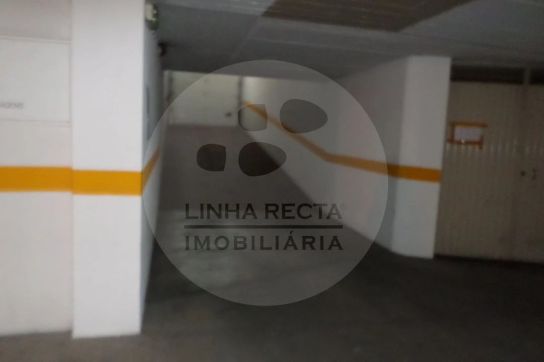Garagem para Arrendamento em União das Freguesias de Setúbal Foto 2