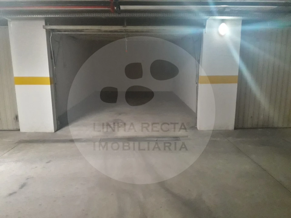 Garagem para Arrendamento em União das Freguesias de Setúbal Foto 3