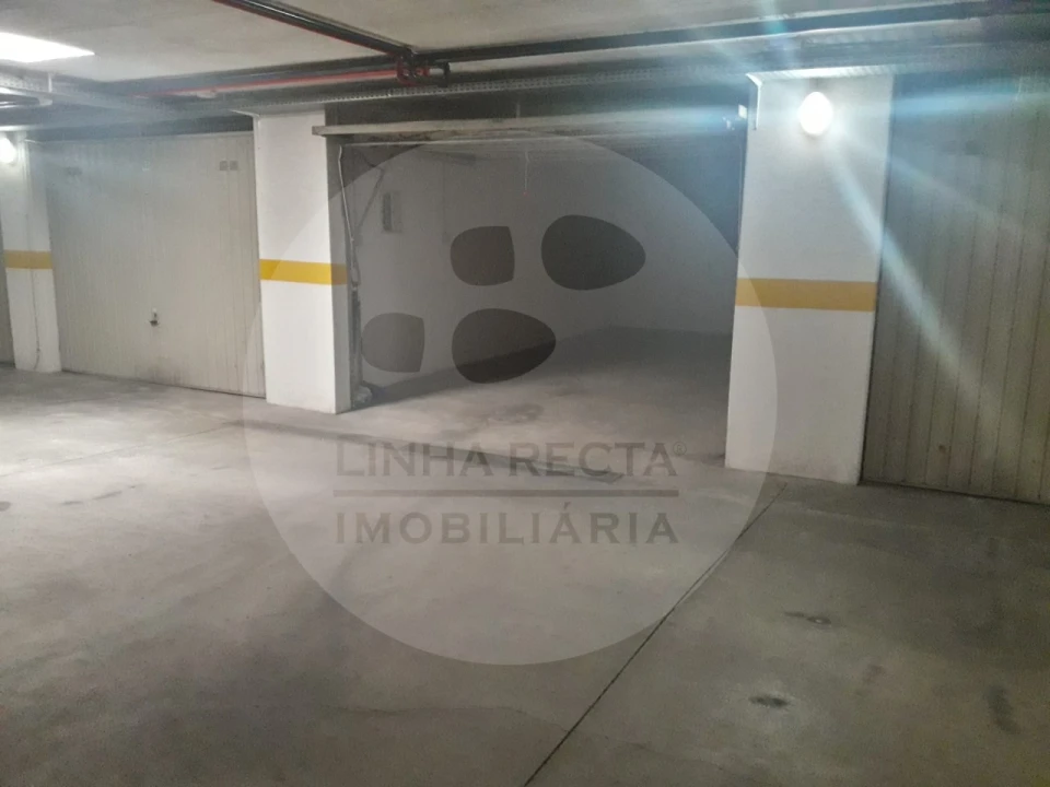 Garagem para Arrendamento em União das Freguesias de Setúbal Foto 4
