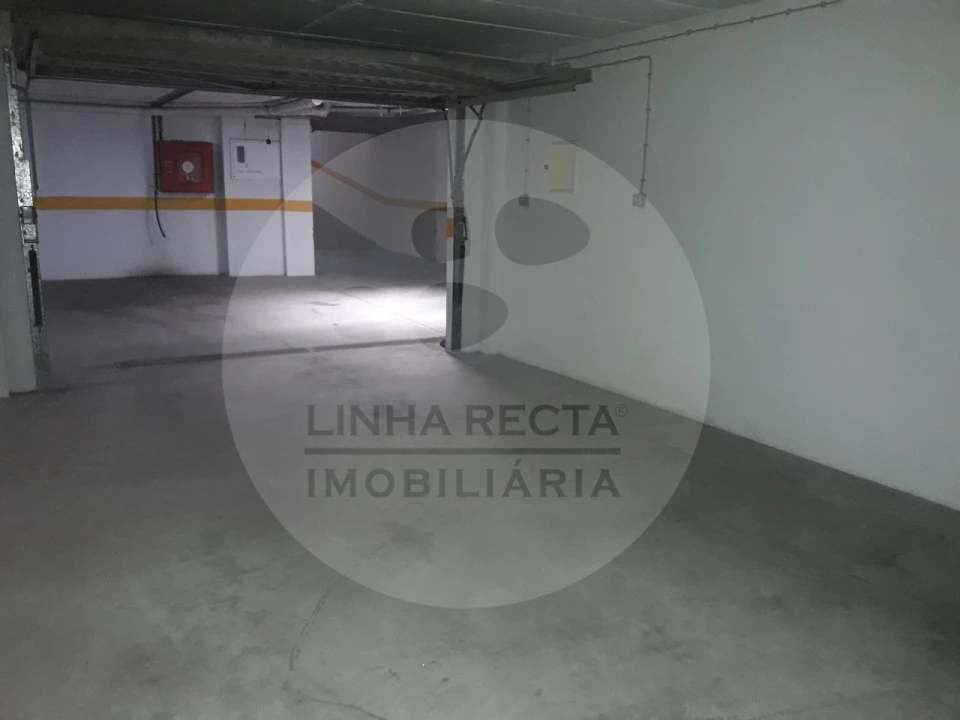 Garagem para Arrendamento em União das Freguesias de Setúbal Foto 6