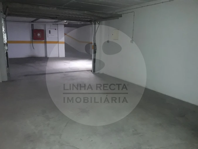 Garagem para Arrendamento em União das Freguesias de Setúbal Foto 6