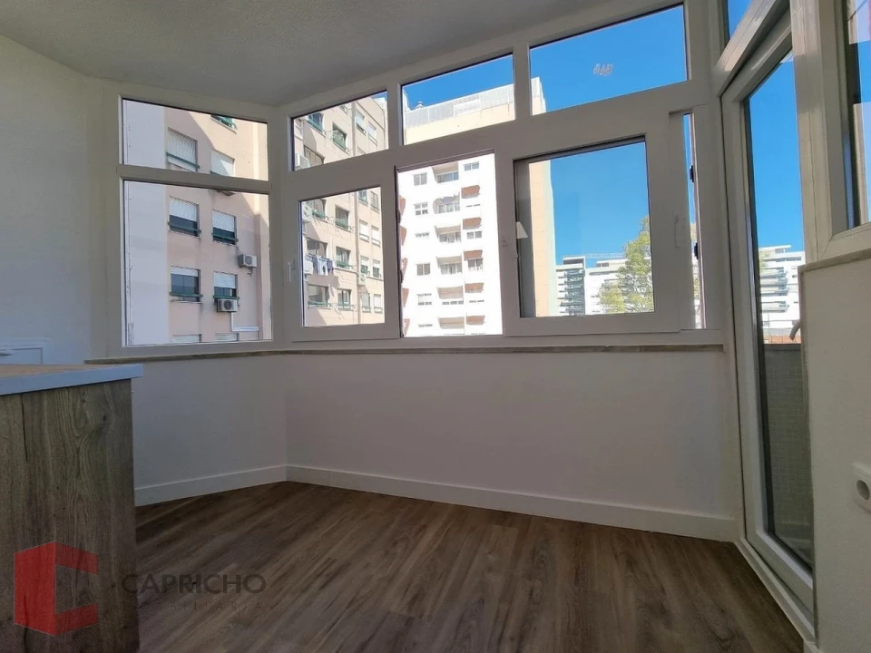 Apartamento T3 para Venda em São Domingos de Benfica Foto 11