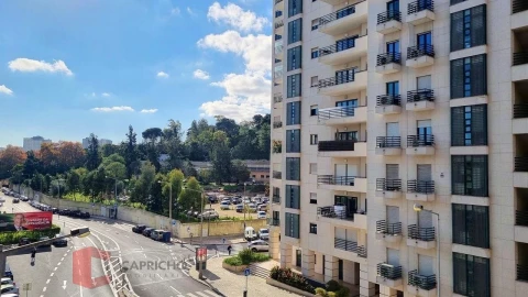 Apartamento T3 para Venda em São Domingos de Benfica
