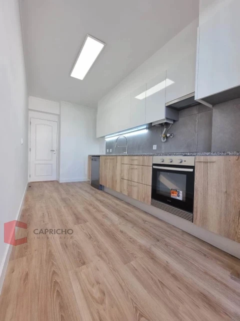 Apartamento T3 para Venda em São Domingos de Benfica