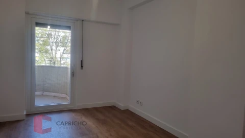 Apartamento T3 para Venda em São Domingos de Benfica