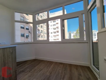 Apartamento T3 para Venda em São Domingos de Benfica
