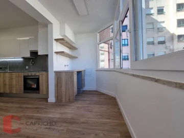 Apartamento T3 para Venda em São Domingos de Benfica