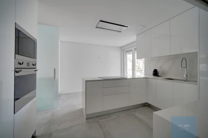 Apartamento T3 para Venda em Carcavelos e Parede