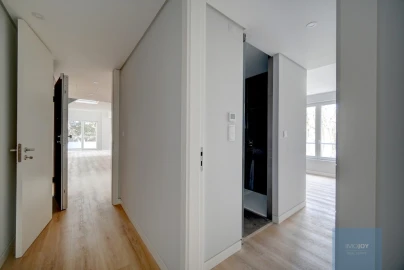 Apartamento T3 para Venda em Carcavelos e Parede