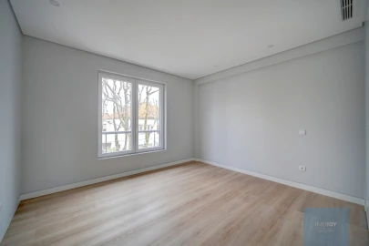 Apartamento T3 para Venda em Carcavelos e Parede