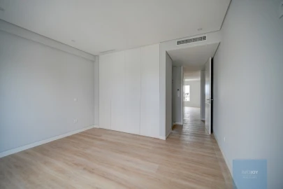 Apartamento T3 para Venda em Carcavelos e Parede