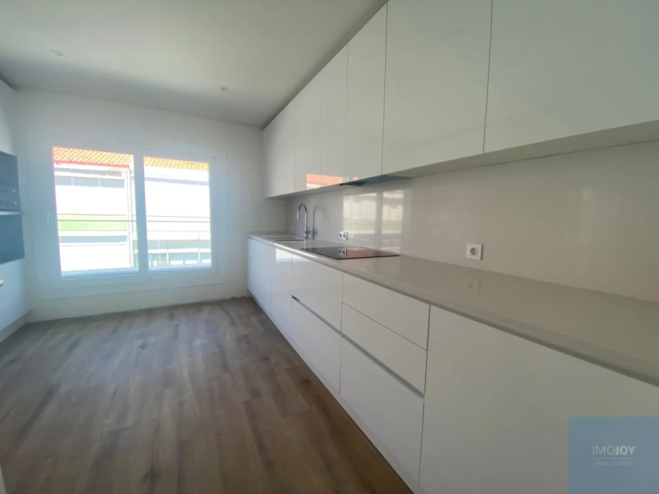 Apartamento T4 para Venda em Almada, Cova da Piedade, Pragal e Cacilhas Foto 7
