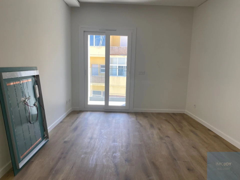 Apartamento T4 para Venda em Almada, Cova da Piedade, Pragal e Cacilhas Foto 15