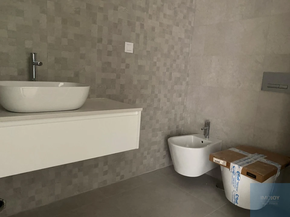 Apartamento T4 para Venda em Almada, Cova da Piedade, Pragal e Cacilhas Foto 24