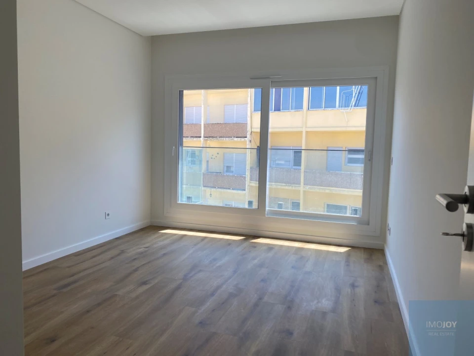 Apartamento T4 para Venda em Almada, Cova da Piedade, Pragal e Cacilhas Foto 27