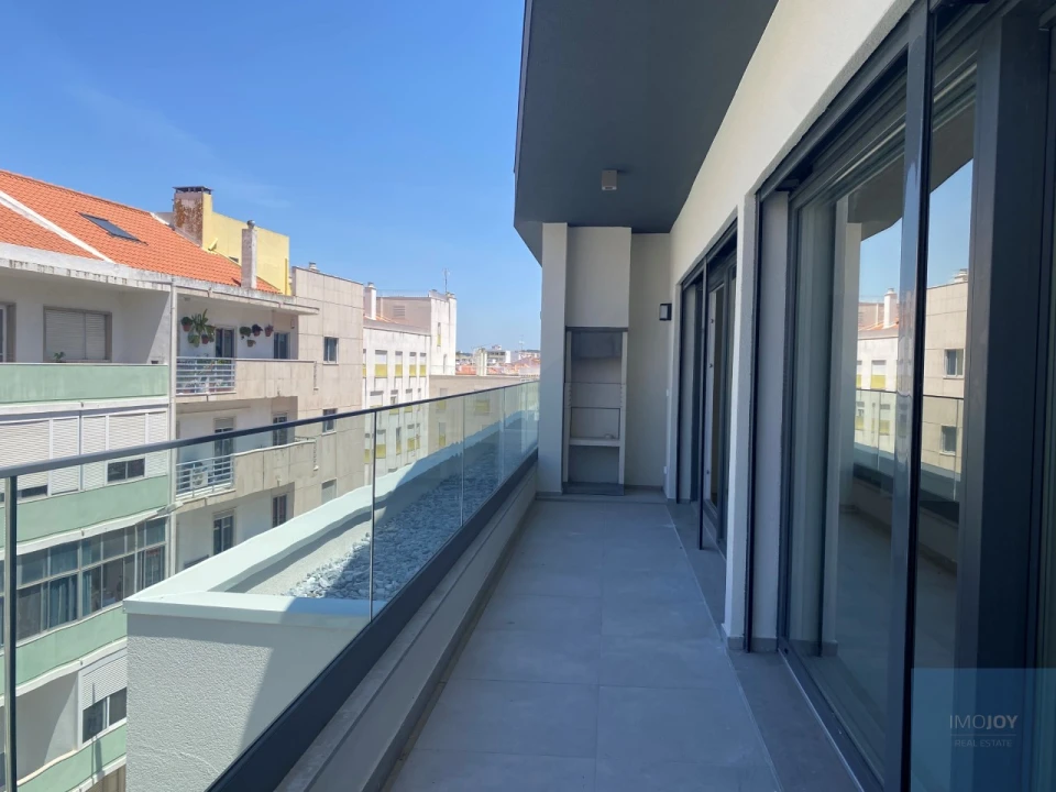 Apartamento T4 para Venda em Almada, Cova da Piedade, Pragal e Cacilhas Foto 1