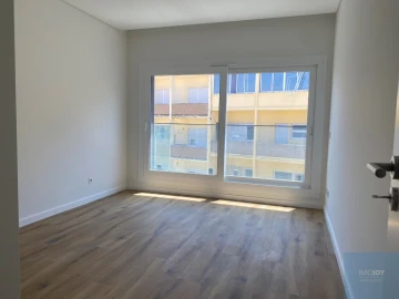 Apartamento T4 para Venda em Almada, Cova da Piedade, Pragal e Cacilhas