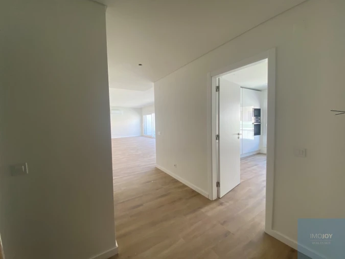 Apartamento T4 para Venda em Almada, Cova da Piedade, Pragal e Cacilhas Foto 31