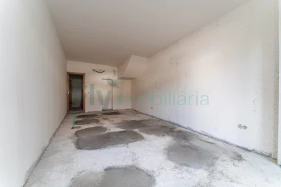 Loja para Arrendamento em Caldas de Vizela (São Miguel e São João)