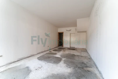 Loja para Arrendamento em Caldas de Vizela (São Miguel e São João)