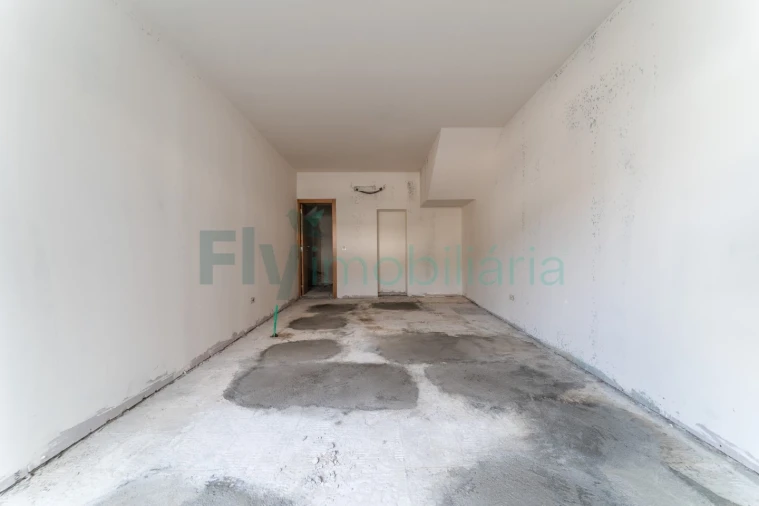 Loja para Arrendamento em Caldas de Vizela (São Miguel e São João) Foto 9