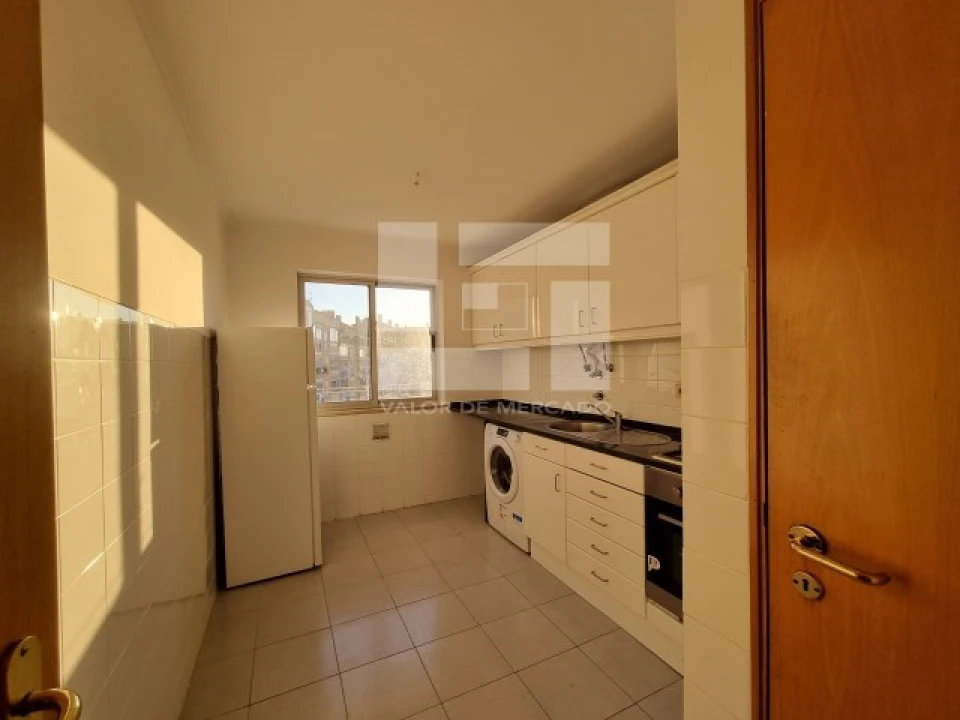 Apartamento T2 para Venda em Mina de Água Foto 4