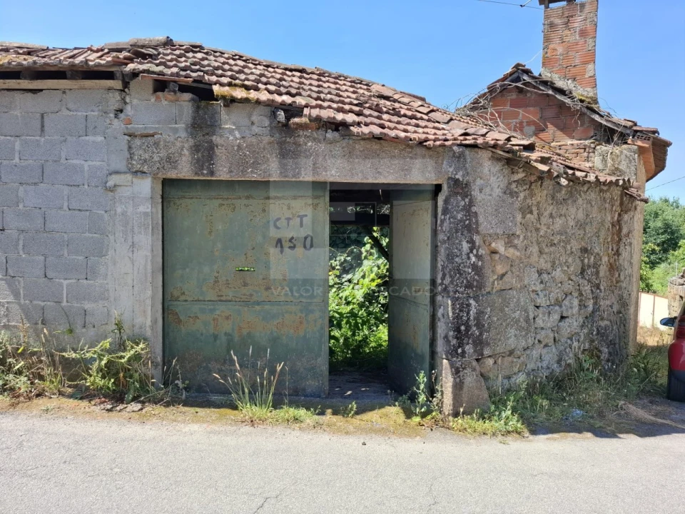 Moradia T2 para Venda em Campo de Besteiros Foto 1