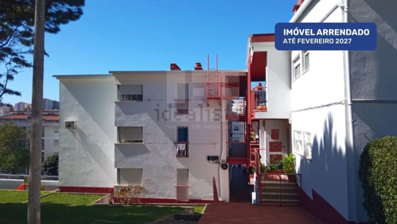 Apartamento T3 para Venda em Queluz e Belas Foto 1