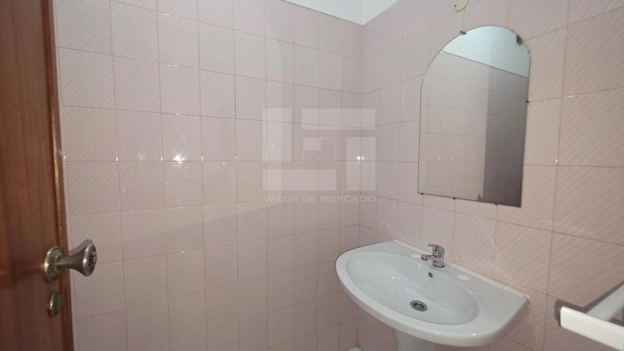 Apartamento T3 para Venda em Rio de Mouro Foto 11