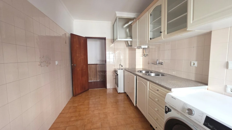 Apartamento T3 para Venda em Rio de Mouro Foto 6