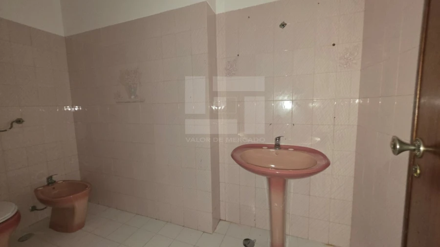 Apartamento T3 para Venda em Rio de Mouro Foto 18