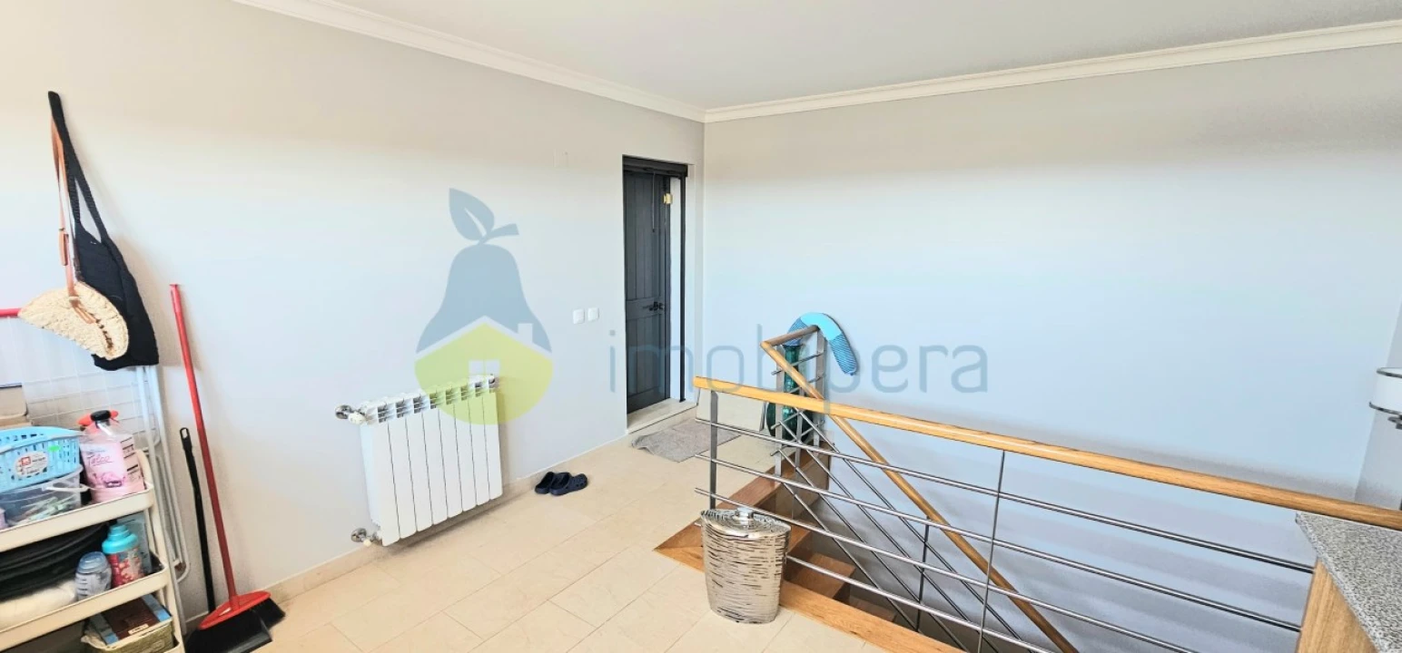 Moradia T4 para Venda em Quelfes Foto 52