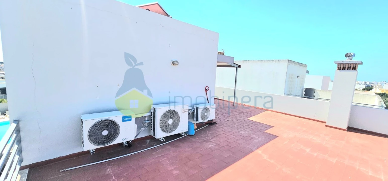 Moradia T4 para Venda em Quelfes Foto 54