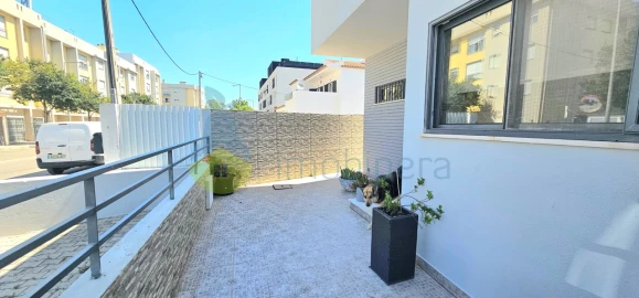 Moradia T4 para Venda em Quelfes
