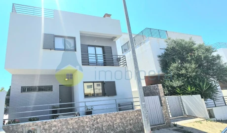 Moradia T4 para Venda em Quelfes