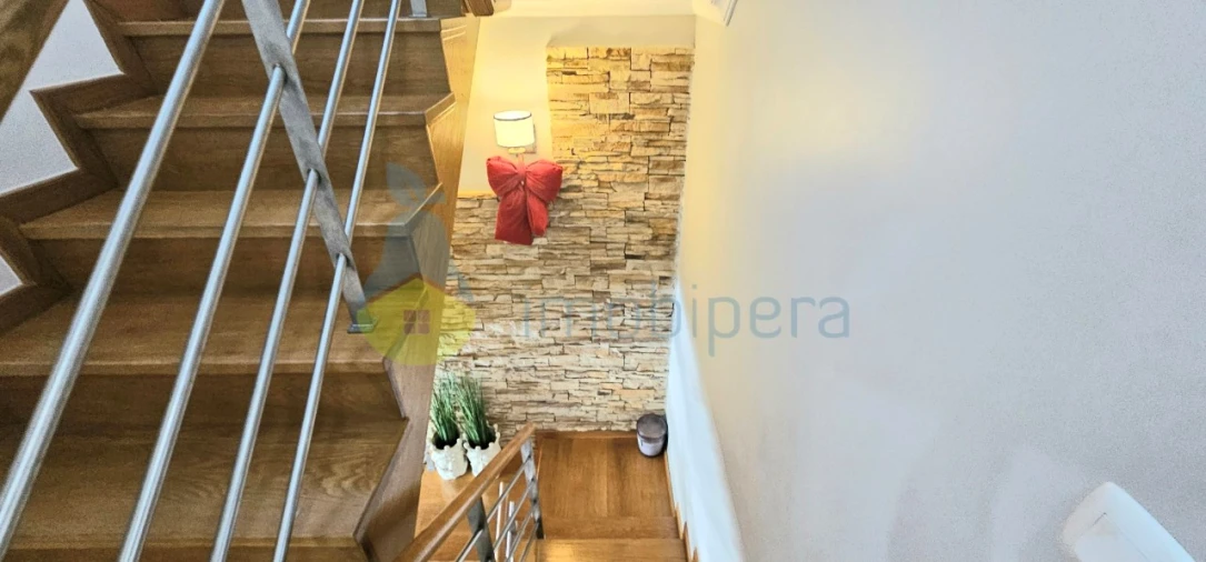 Moradia T4 para Venda em Quelfes Foto 32