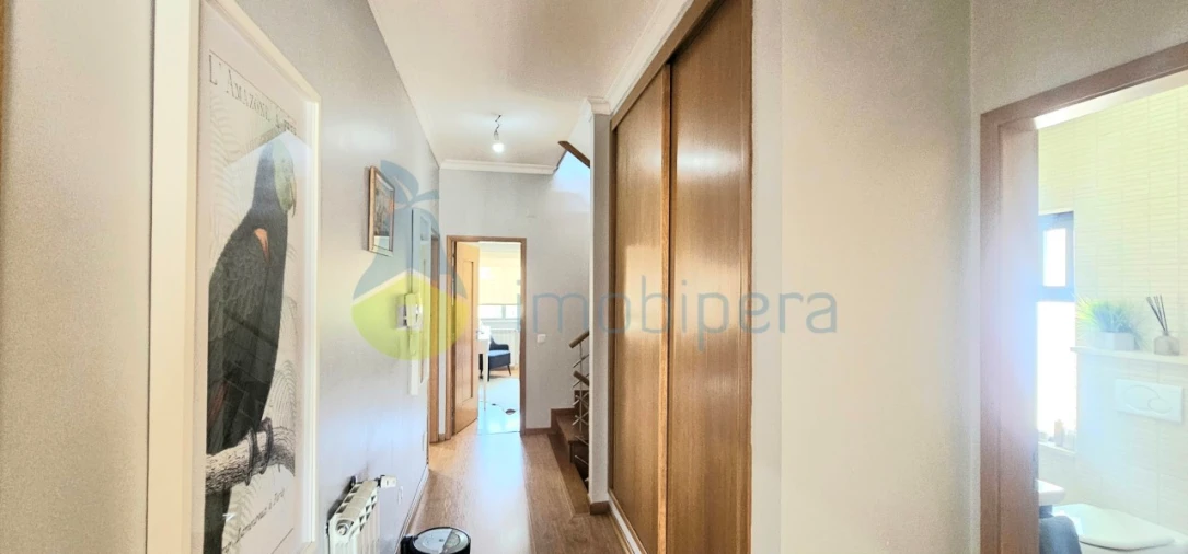 Moradia T4 para Venda em Quelfes Foto 35