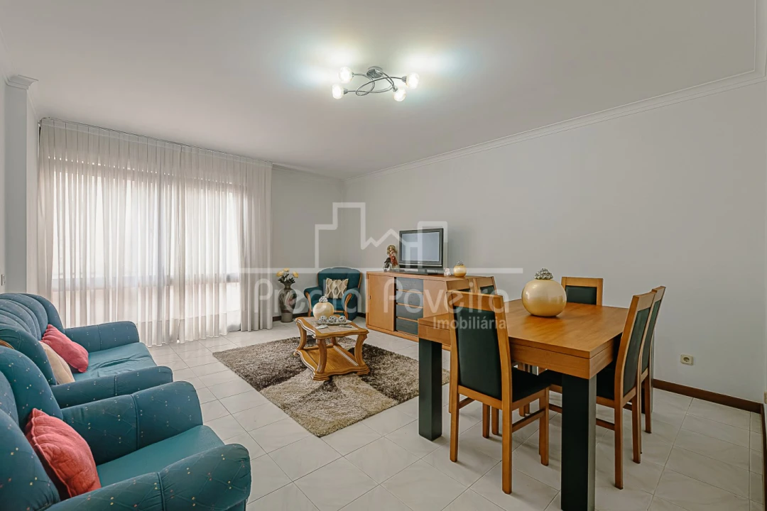 Apartamento T2 para Venda em Aver-O-Mar, Amorim e Terroso Foto 1